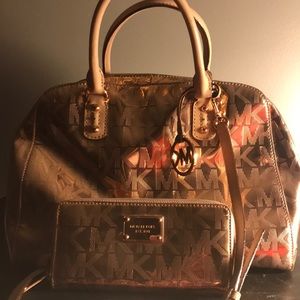 Michael Kors Rose Gold Purse/Wallet authentic